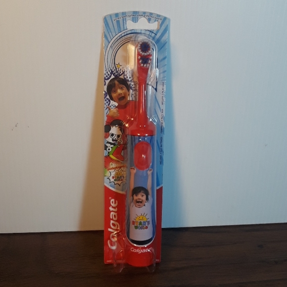 Colgate Ryan World Toothbrush - Picture 2 of 6